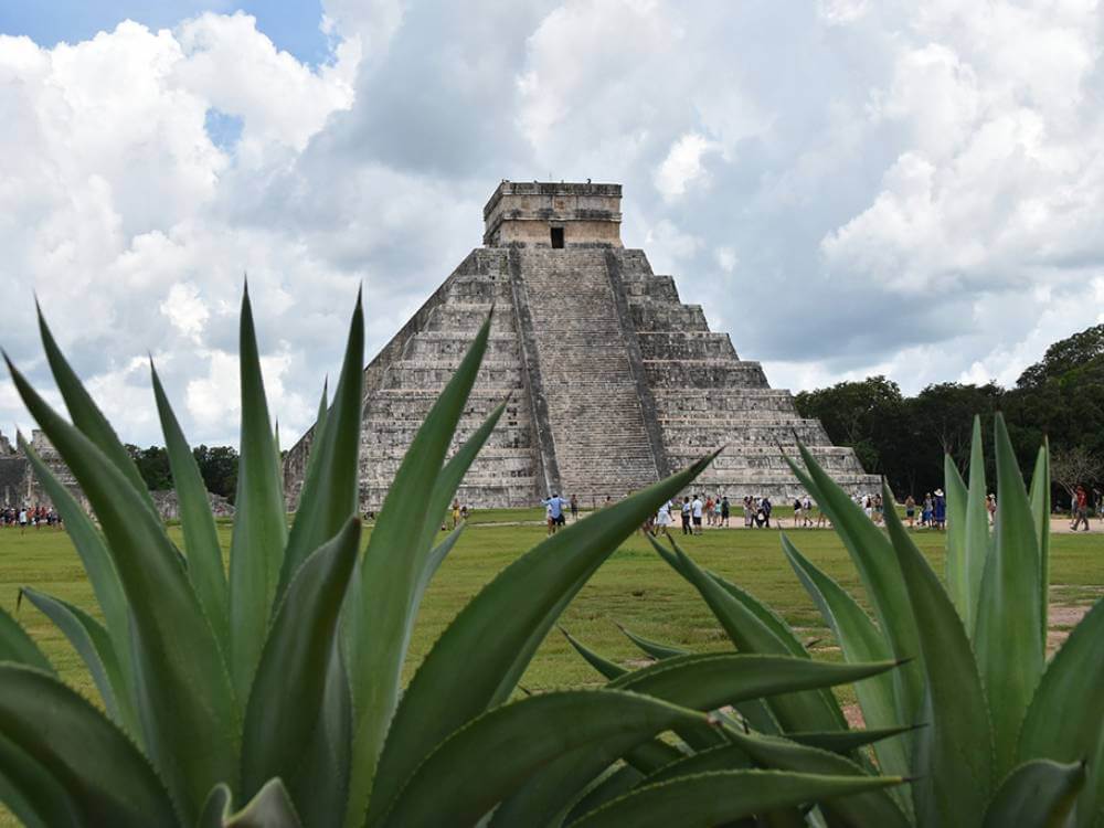 Paquete tres en uno; Xcaret, Isla Mujeres y Chichén Itzá