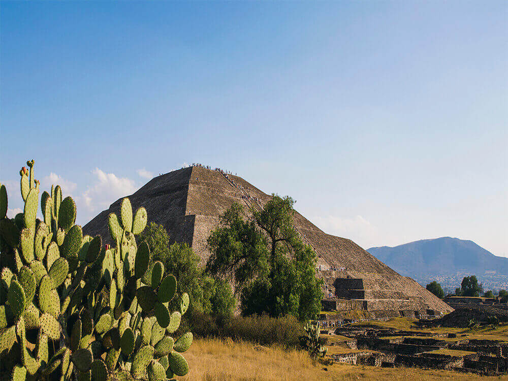Tour las dos culturas : Basilica de guadalupe y Visita a teotihuacan con tlatelolco