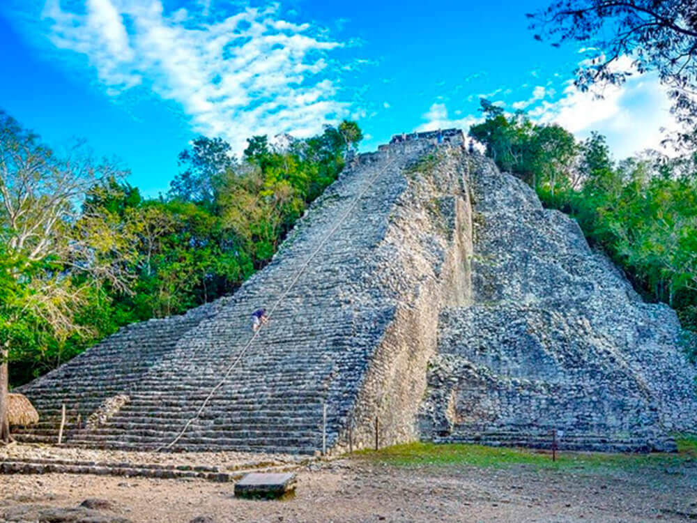 Entrada a Zona Arqueológica de Cobá